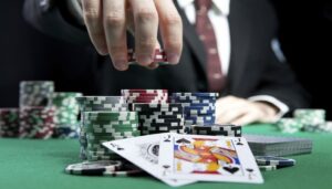 Bluff là gì trong Poker? Cách thực hiện bluff thành công